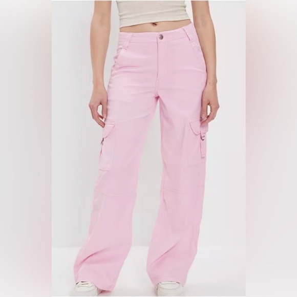 American Eagle Outfitters Pants - American Eagle Outfitters Light Pink Wide Leg Cargo‎ Pants
